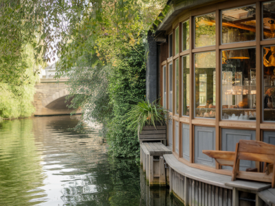Which riverside restaurants in york offer seasonal menus under £30 and how to reserve the best table